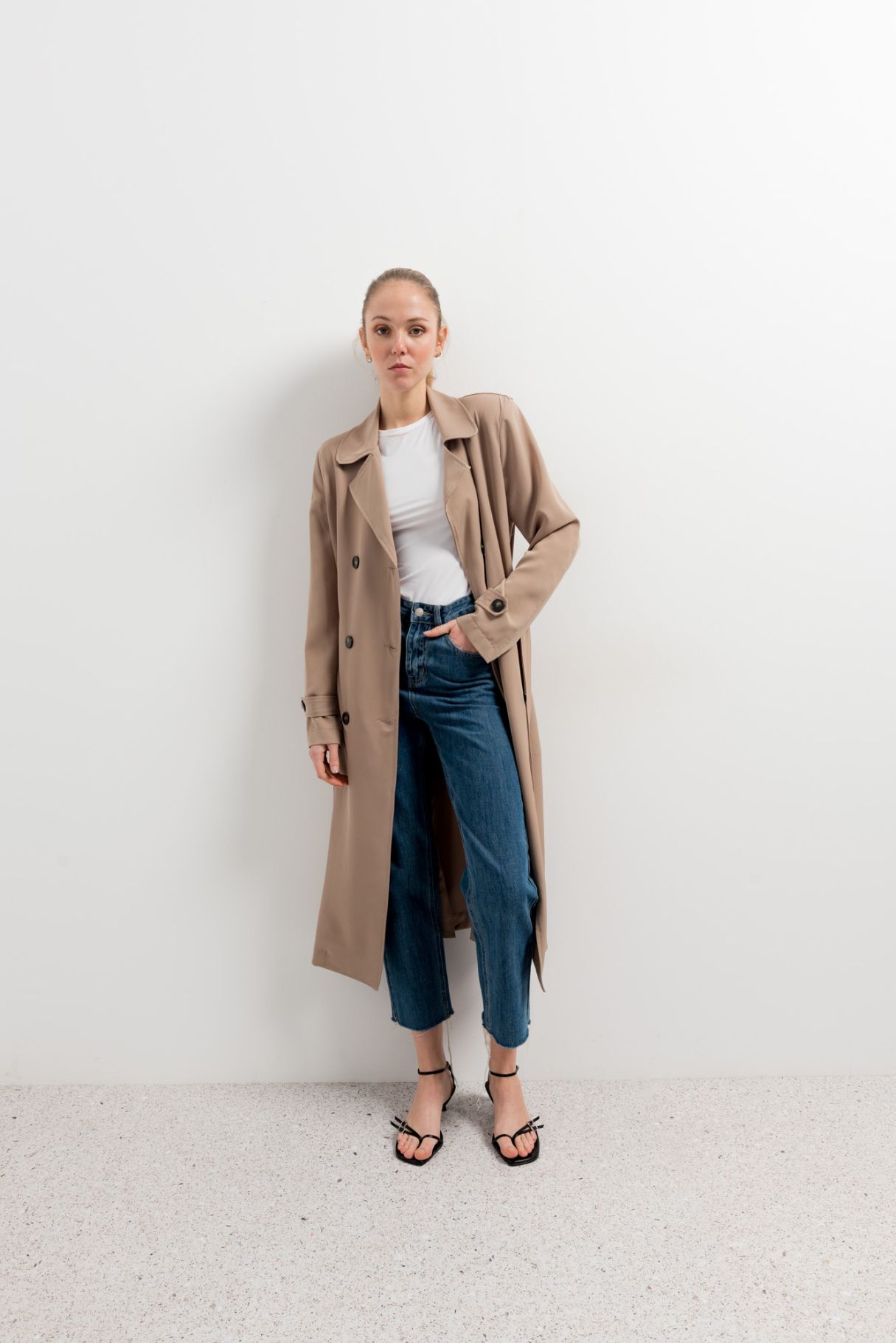 OVERSIZE-TRENCHCOAT MIT GÜRTEL