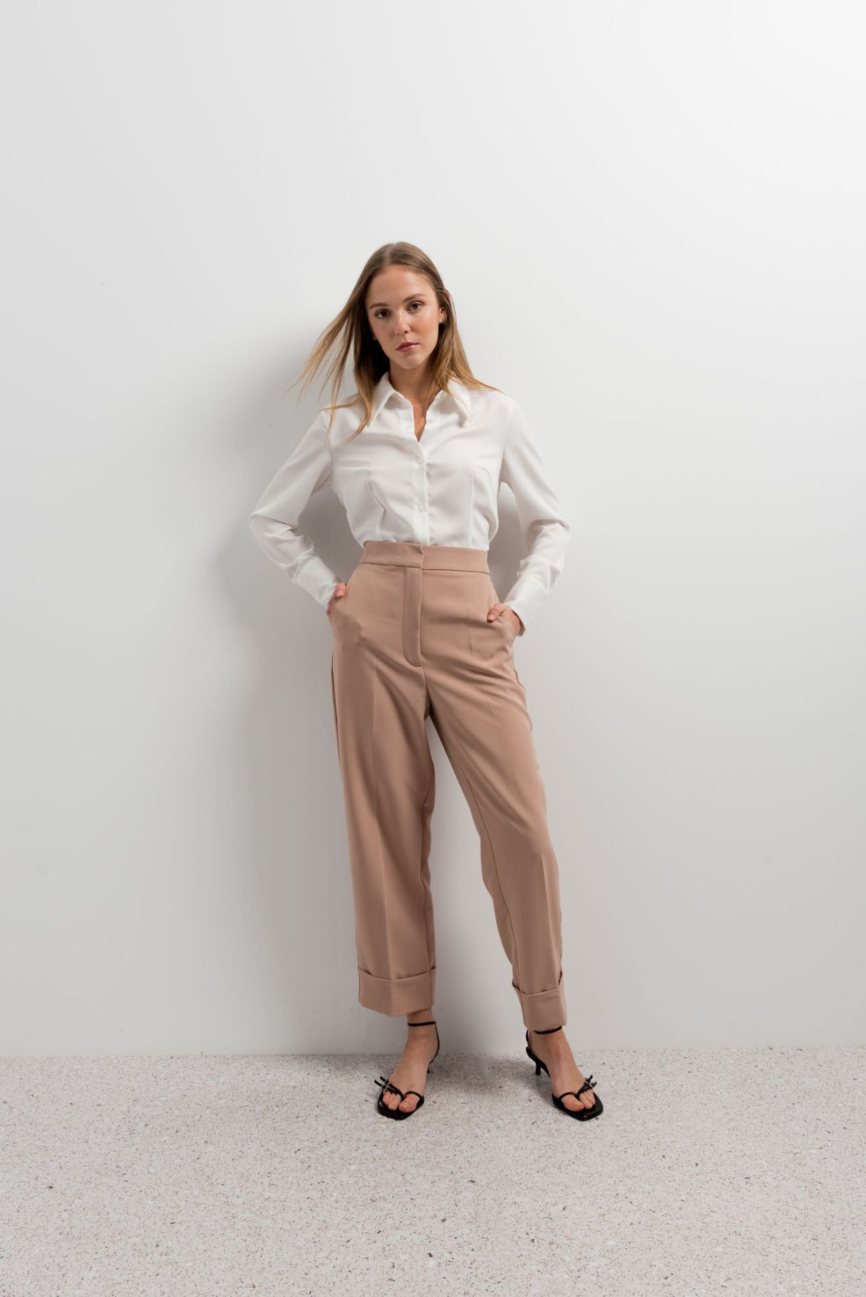 PANTALONI CON RISVOLTO