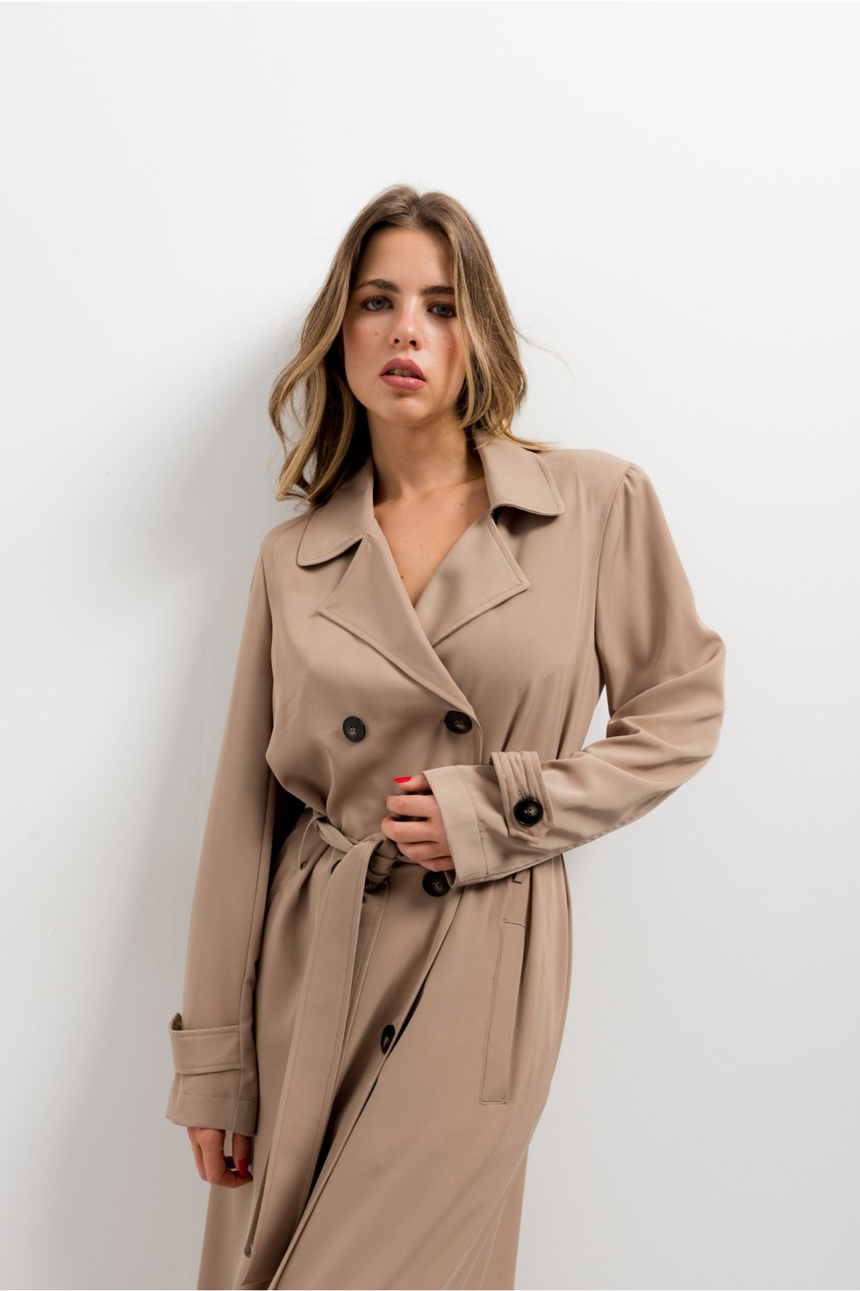 OVERSIZE-TRENCHCOAT MIT GÜRTEL