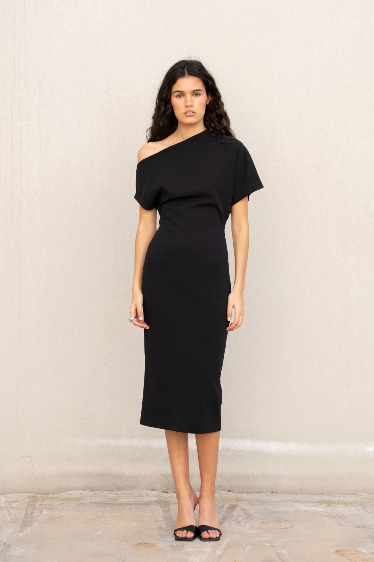VESTIDO ASIMETRICO
