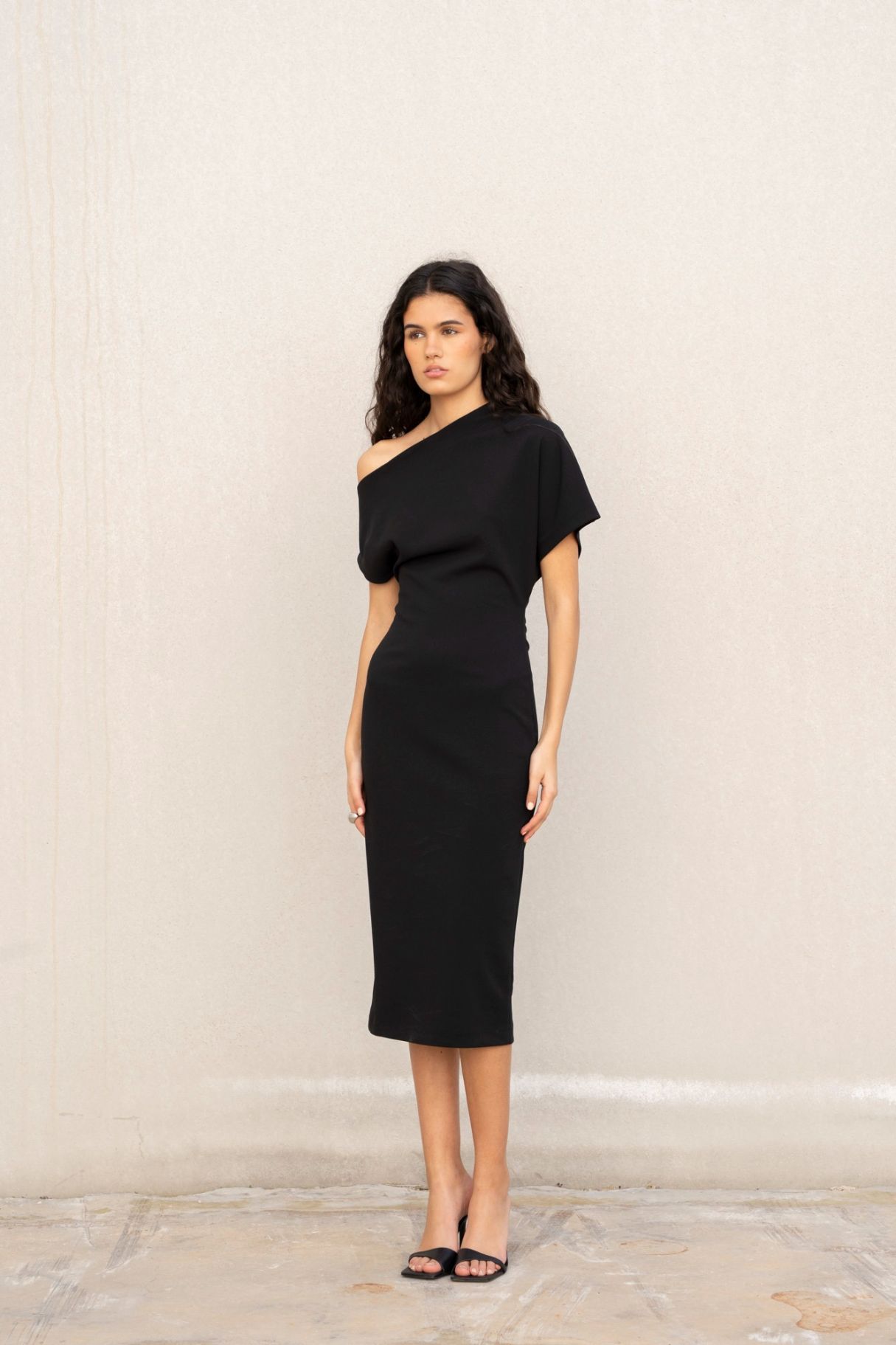 VESTIDO ASIMETRICO