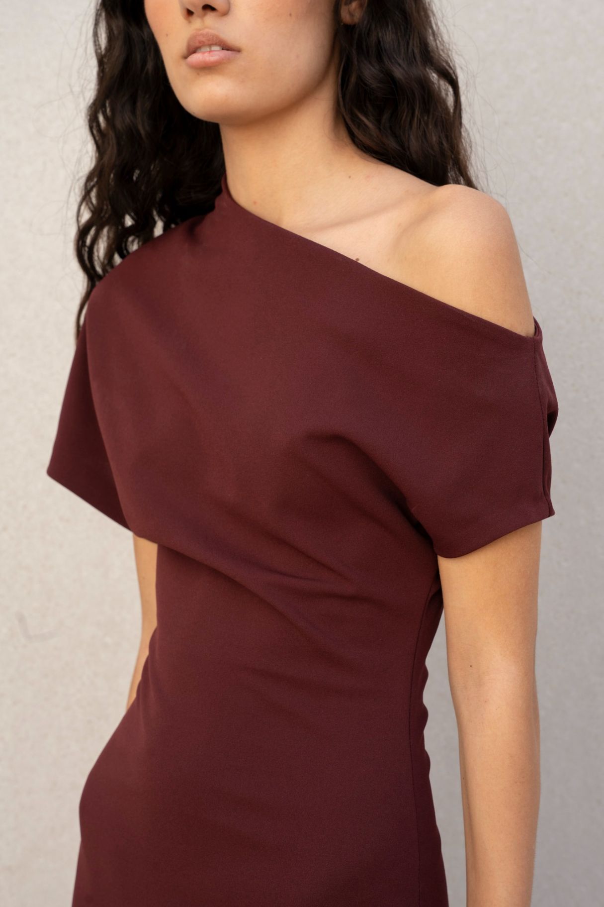 VESTIDO ASIMETRICO
