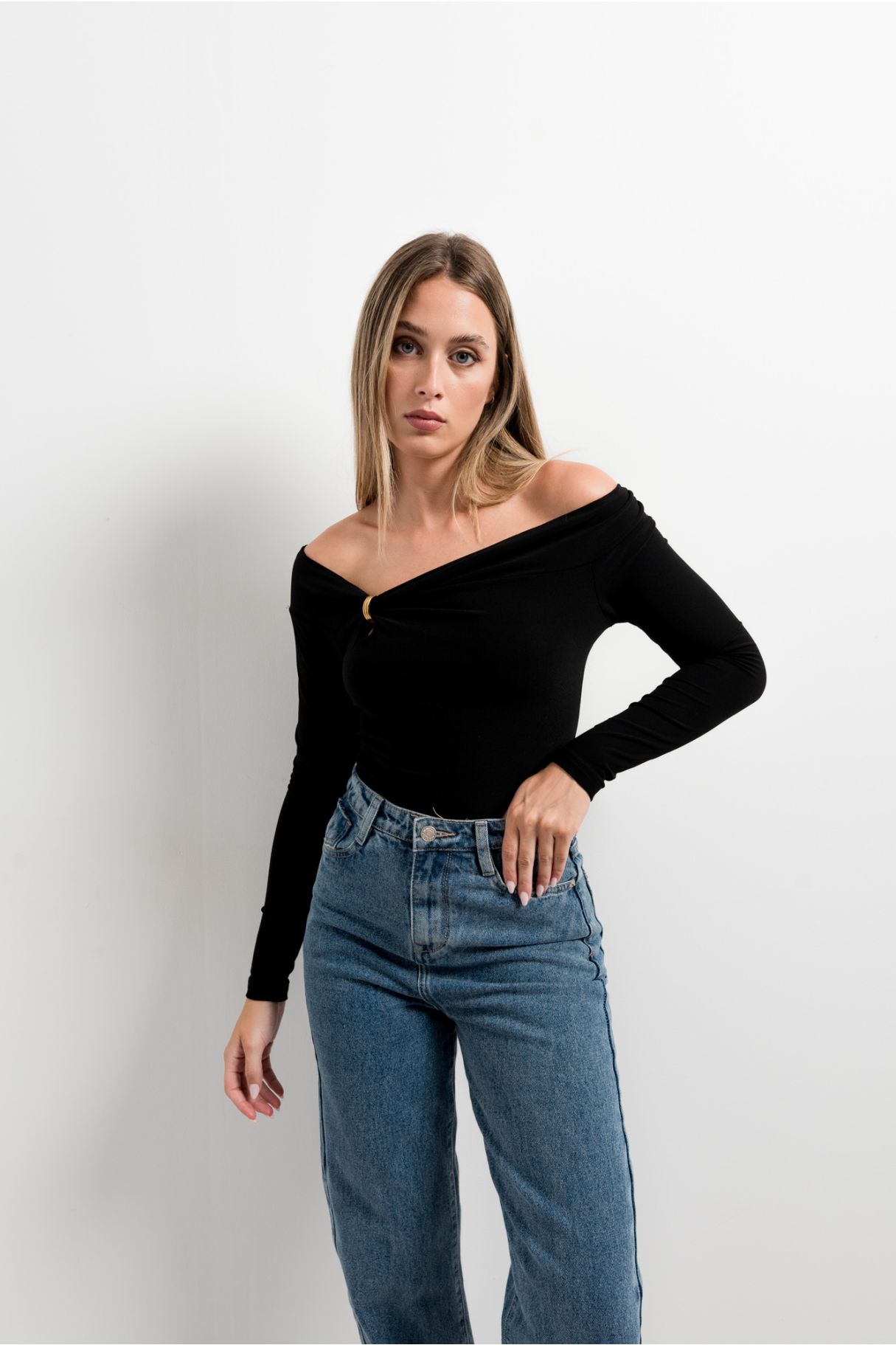 JEANS DRITTI A TUTTA LUNGHEZZA