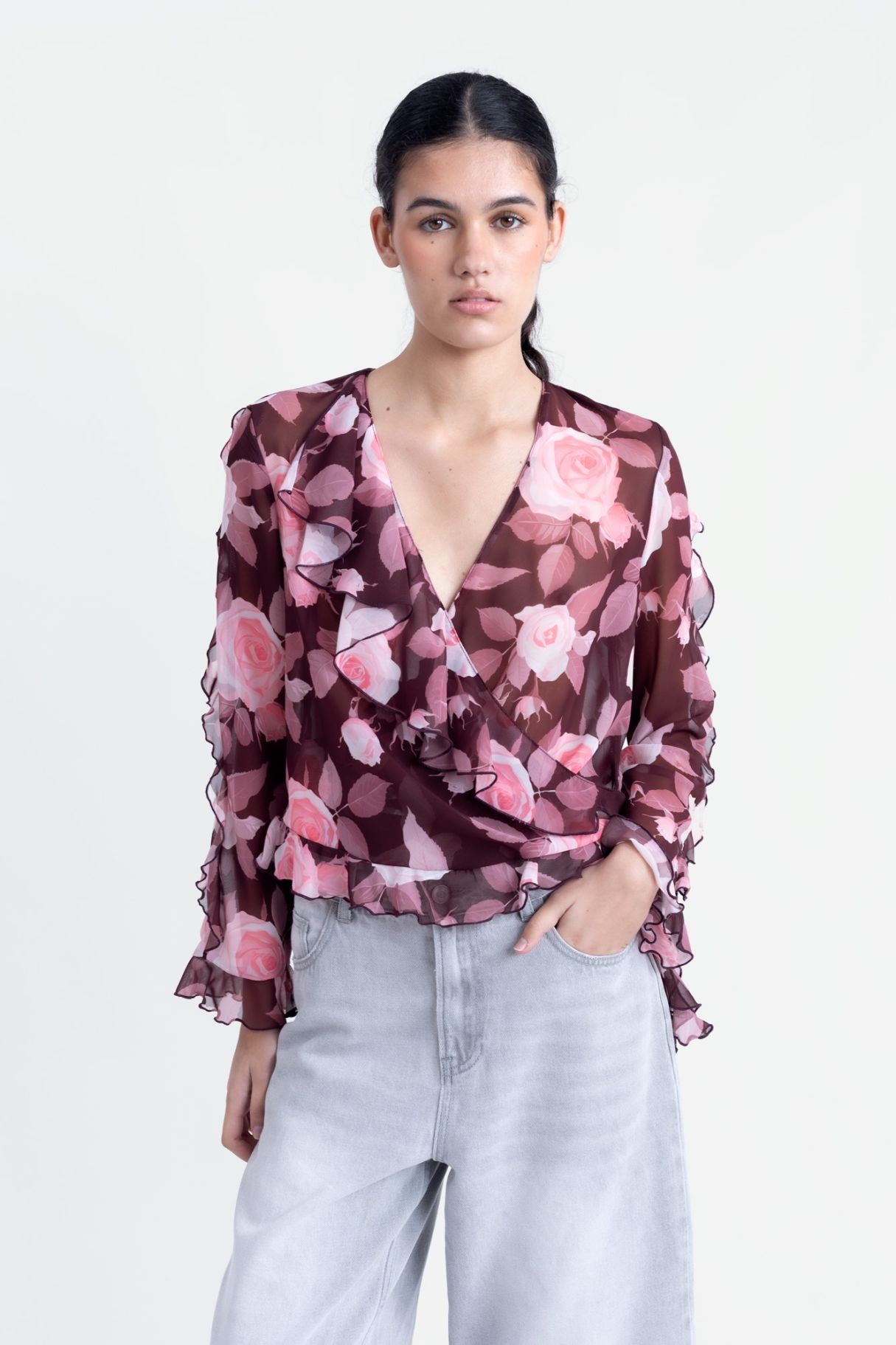 BEDRUCKTE BLUSE MIT RÜSCHEN