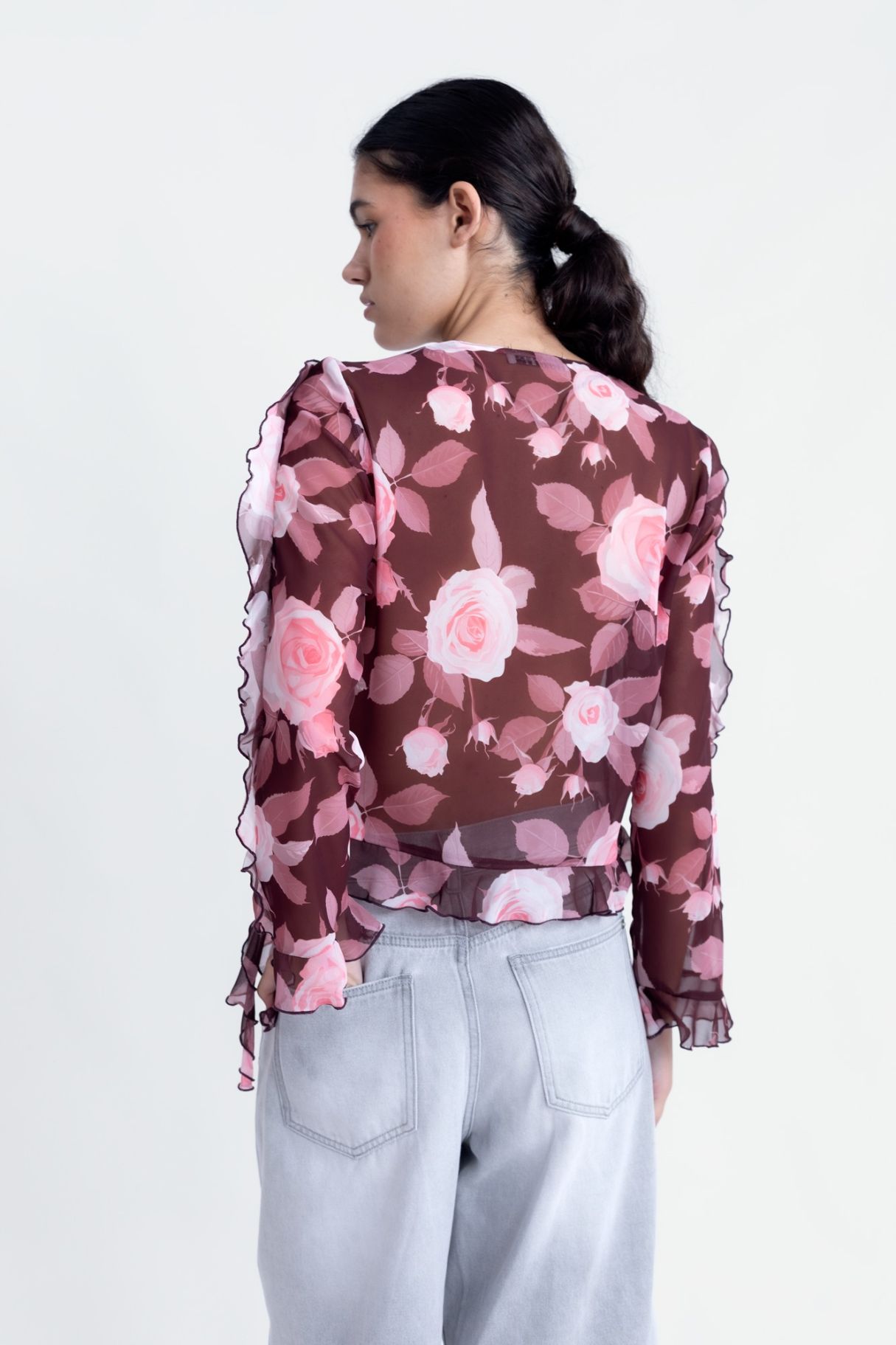 BEDRUCKTE BLUSE MIT RÜSCHEN