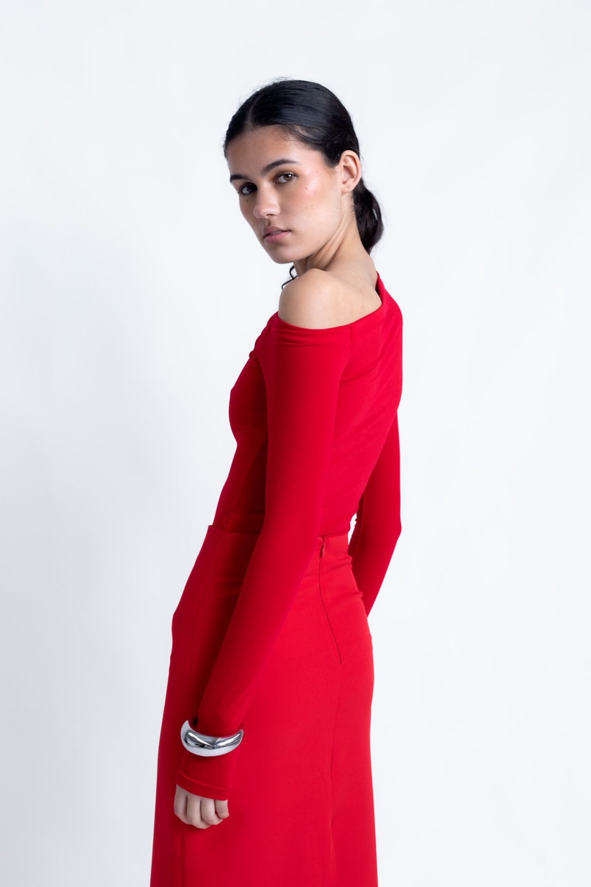 FALDA MIDI CON ABERTURAS