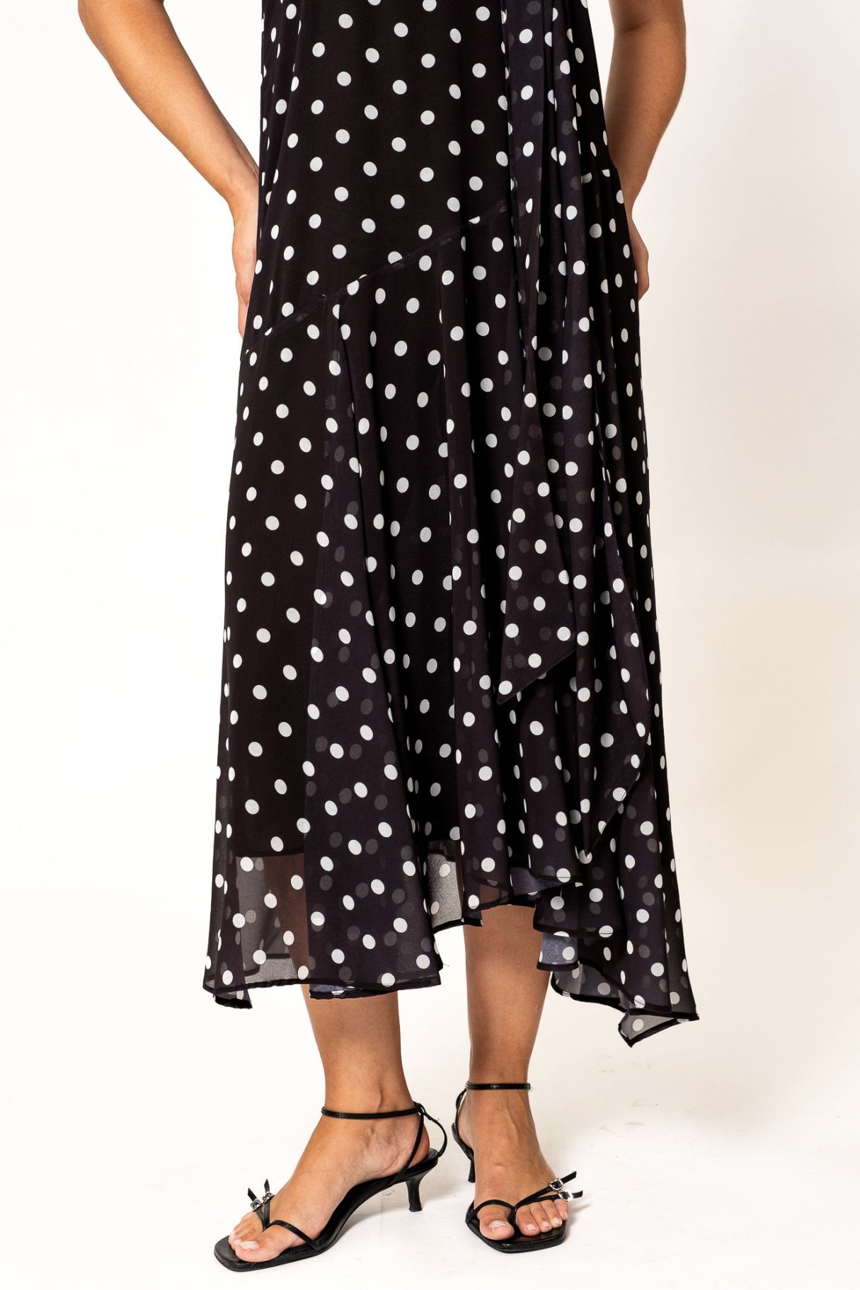 VESTIDO ASIMETRICO LUNARES