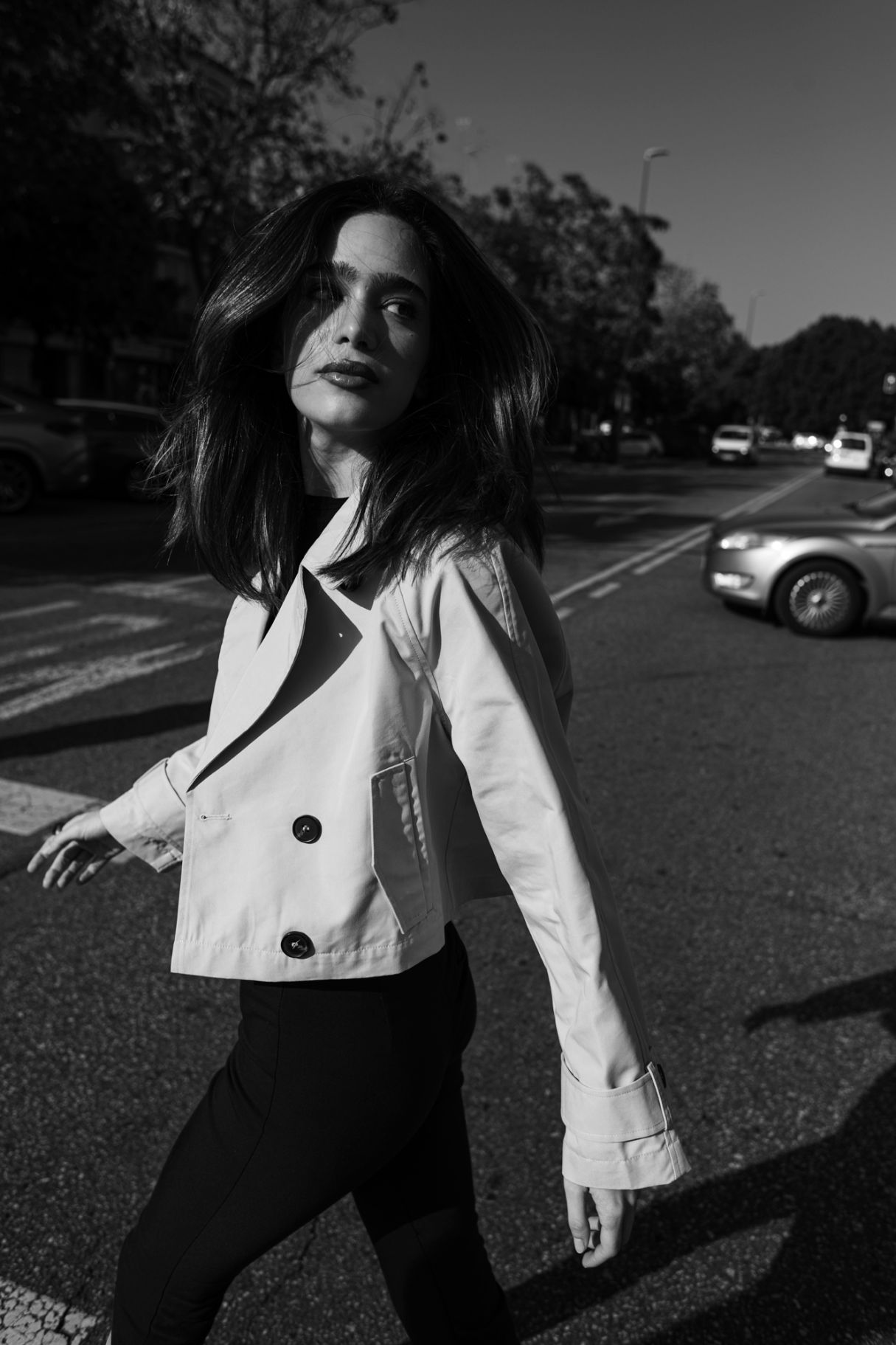 TRENCH CORTO