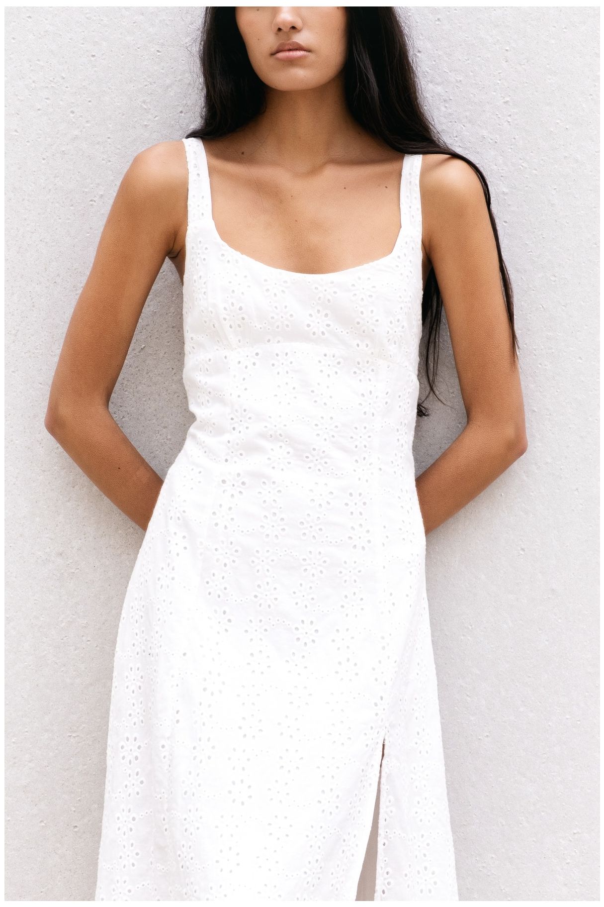 VESTIDO MIDI PERFORADO