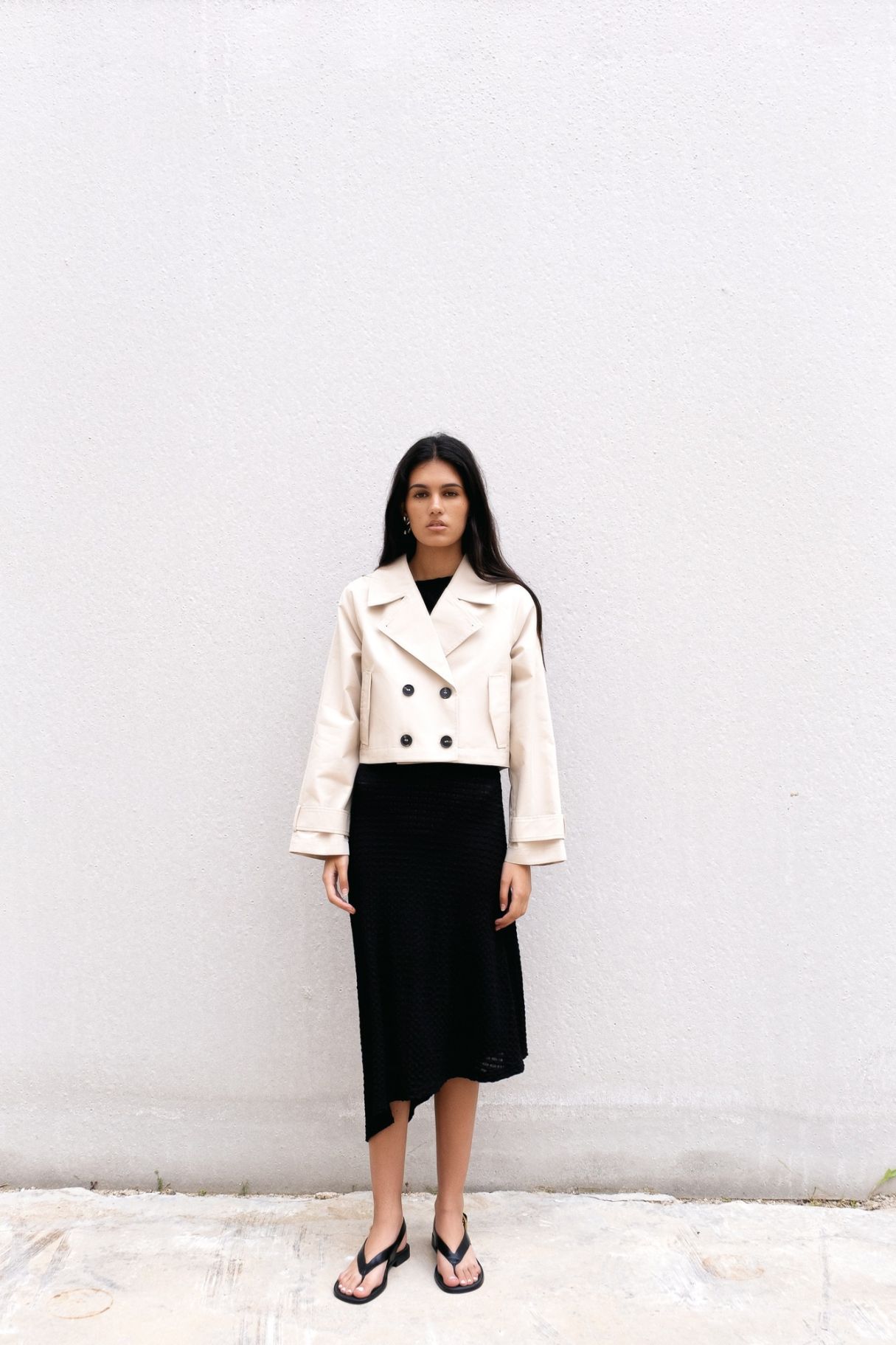 TRENCH CORTO