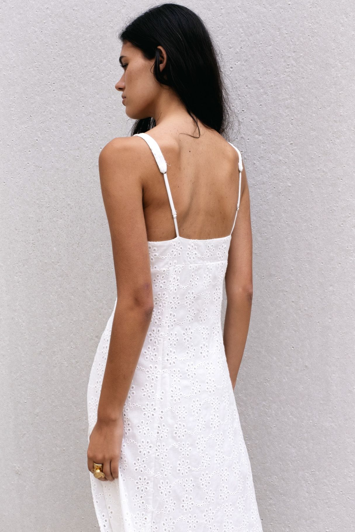 VESTIDO MIDI PERFORADO